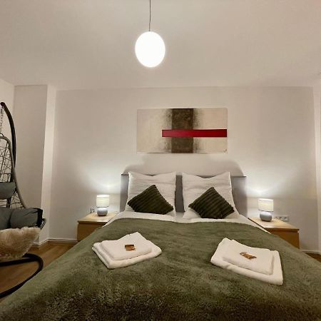 Downtown Apartment By Ninja Spaces - Kingsize-Bett, Kueche, Netflix, Terrasse Wuppertal Esterno foto