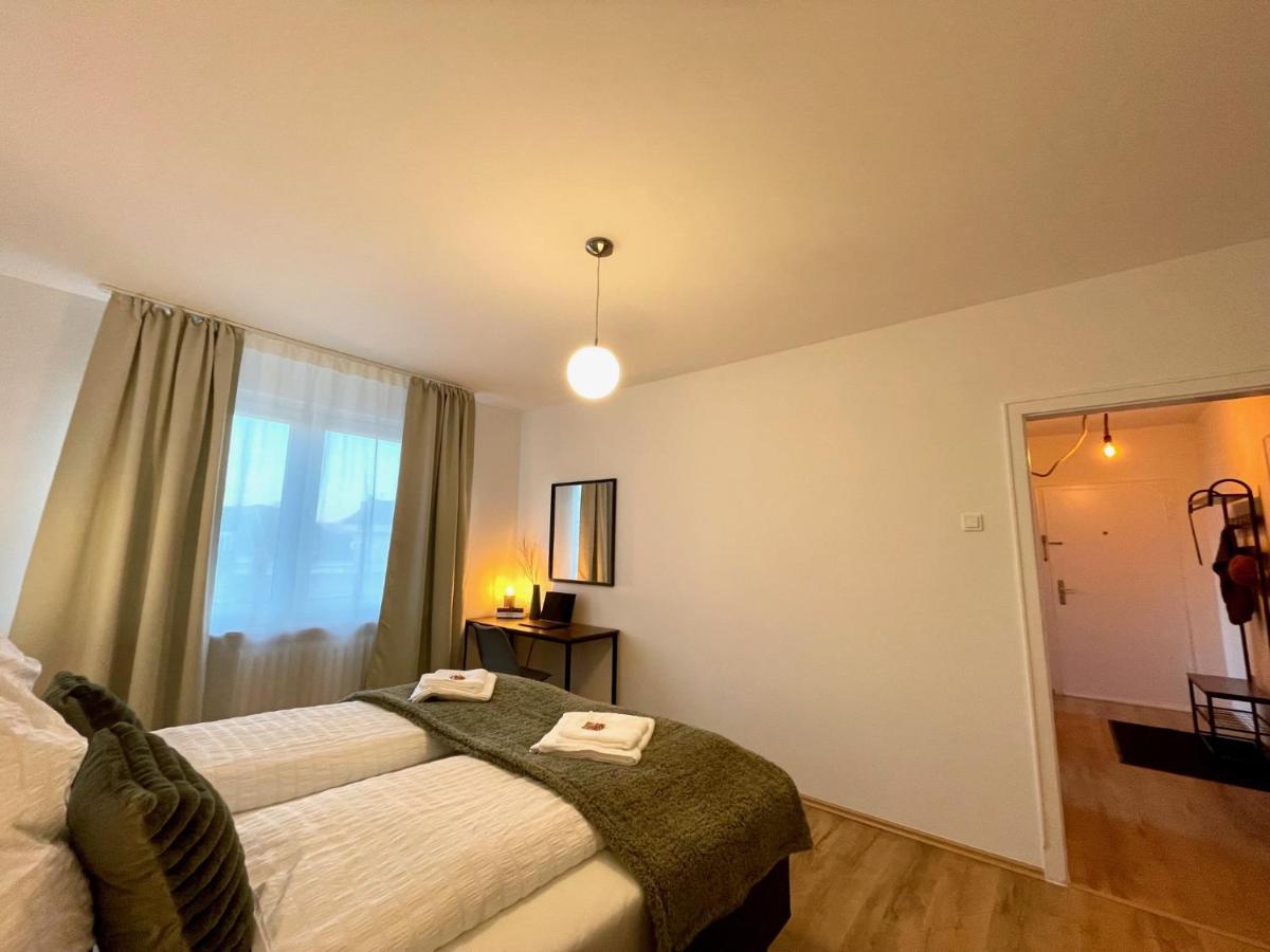 Downtown Apartment By Ninja Spaces - Kingsize-Bett, Kueche, Netflix, Terrasse Wuppertal Esterno foto