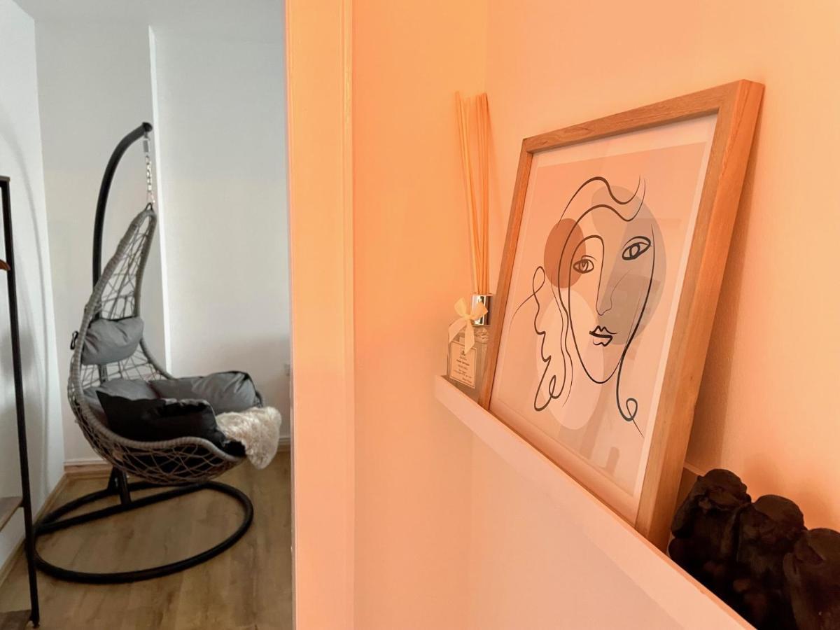 Downtown Apartment By Ninja Spaces - Kingsize-Bett, Kueche, Netflix, Terrasse Wuppertal Esterno foto