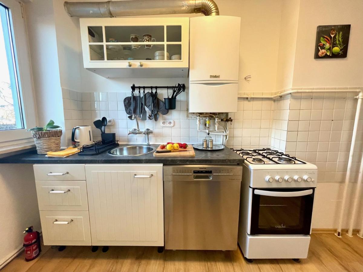 Downtown Apartment By Ninja Spaces - Kingsize-Bett, Kueche, Netflix, Terrasse Wuppertal Esterno foto