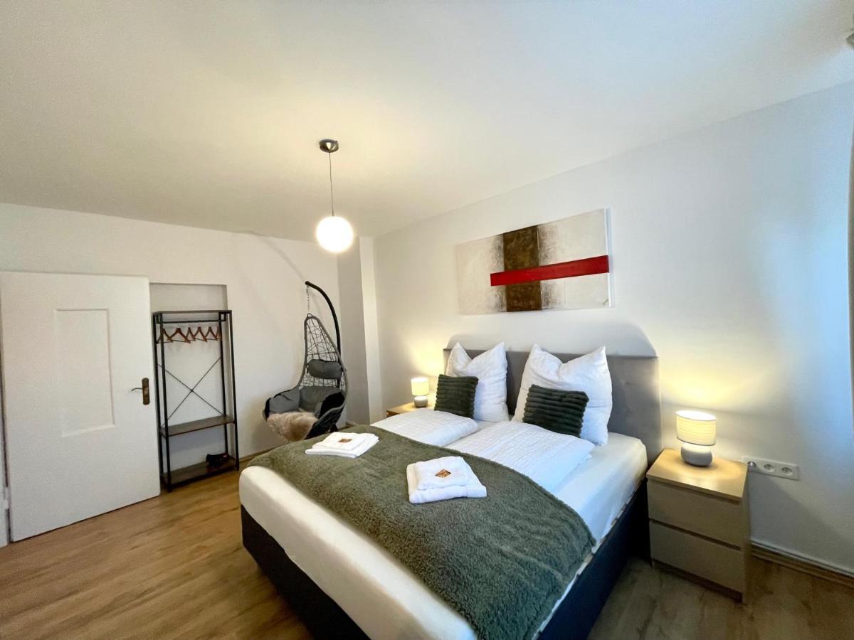 Downtown Apartment By Ninja Spaces - Kingsize-Bett, Kueche, Netflix, Terrasse Wuppertal Esterno foto