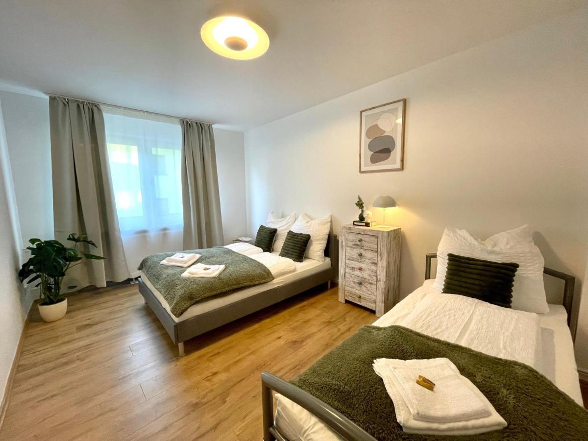 Downtown Apartment By Ninja Spaces - Kingsize-Bett, Kueche, Netflix, Terrasse Wuppertal Esterno foto
